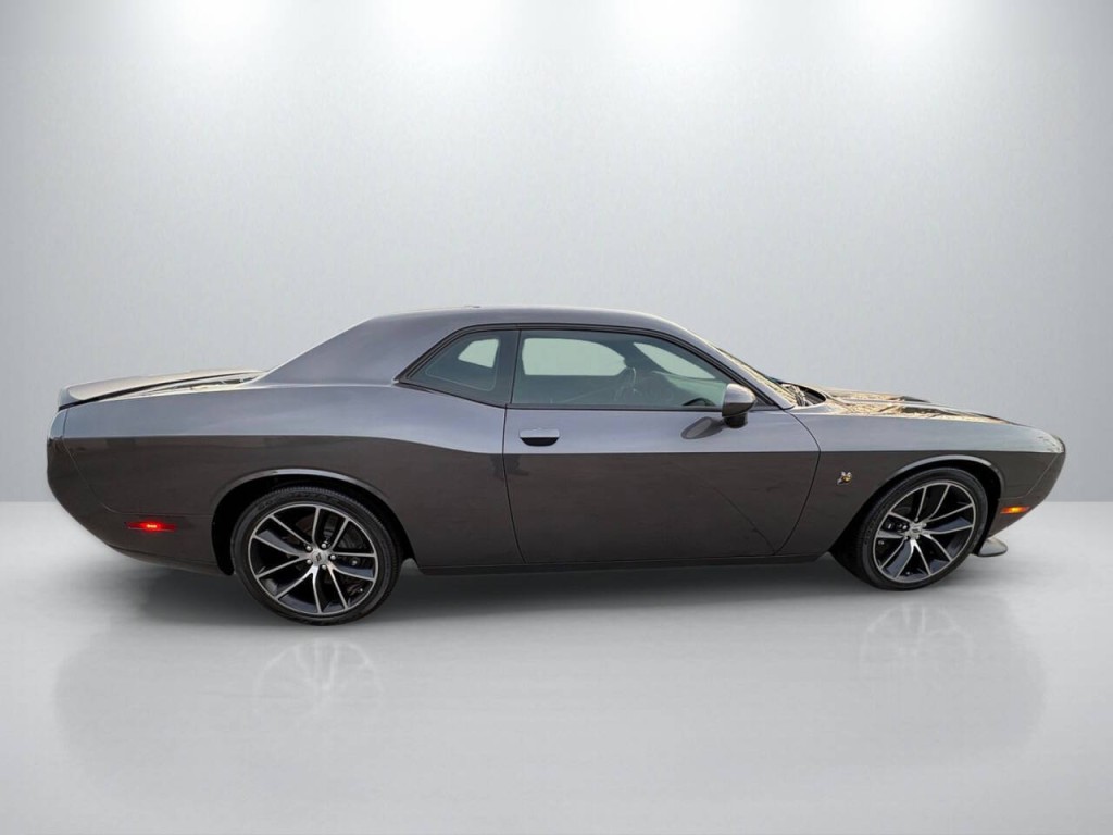 2018 Dodge Challenger Image 8