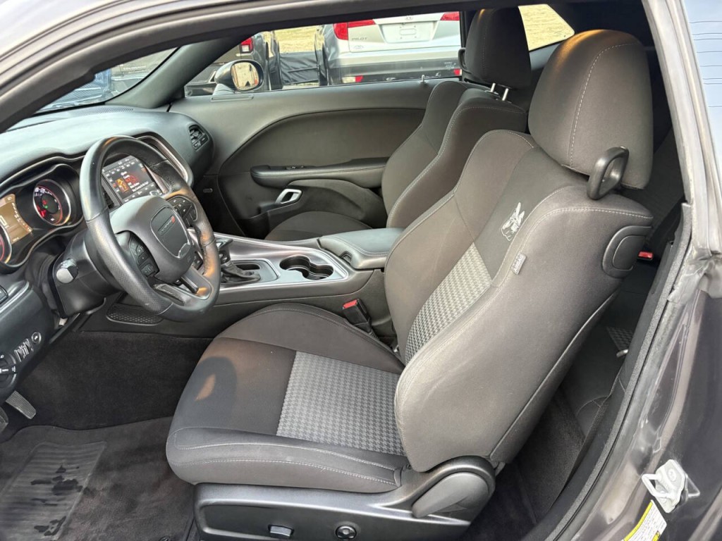 2018 Dodge Challenger Image 10