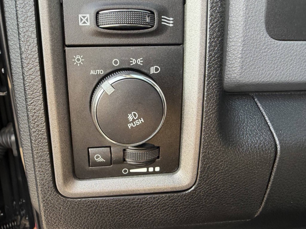 2013 RAM 1500 Image 16