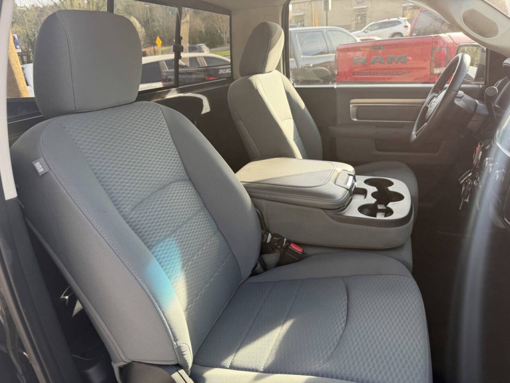 2013 RAM 1500 Image 28