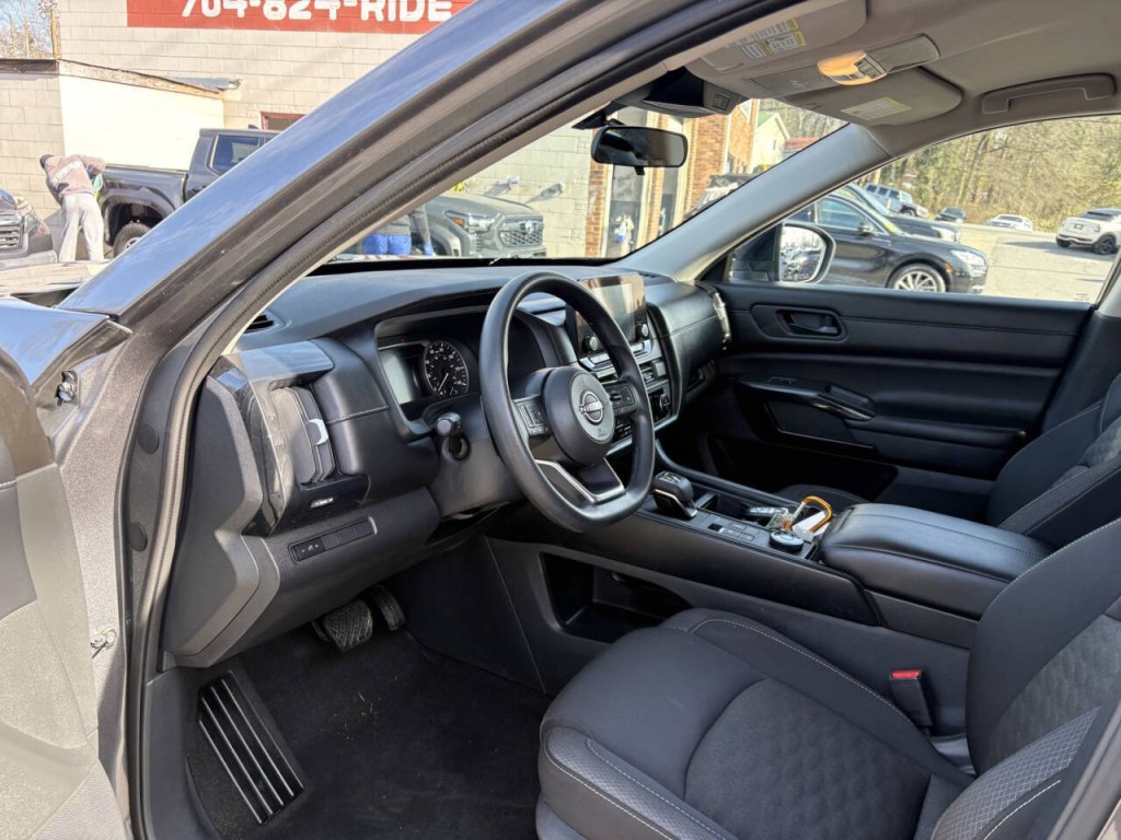 2023 Nissan Pathfinder Image 11