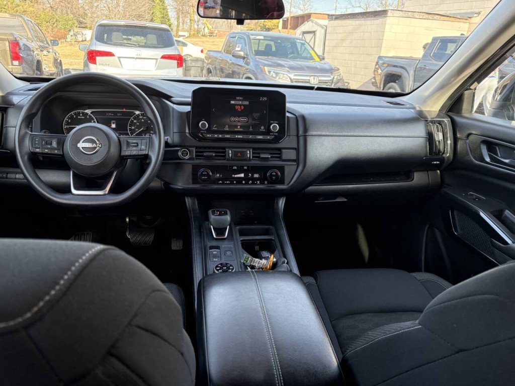 2023 Nissan Pathfinder Image 21