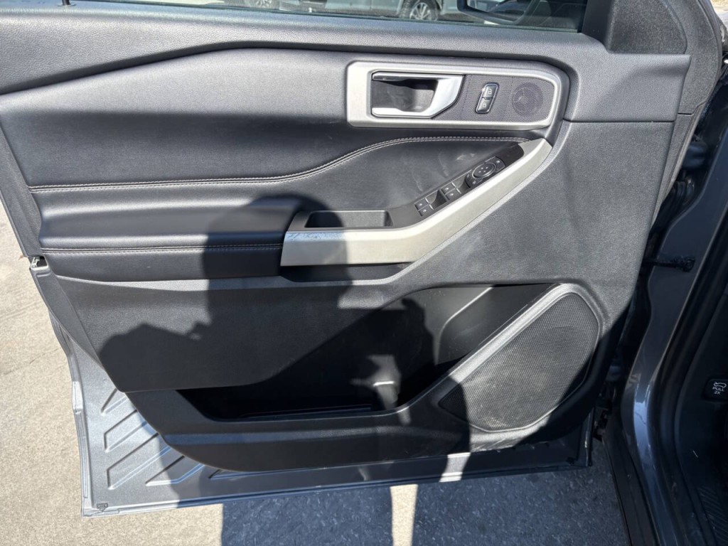 2022 Ford Explorer Image 9