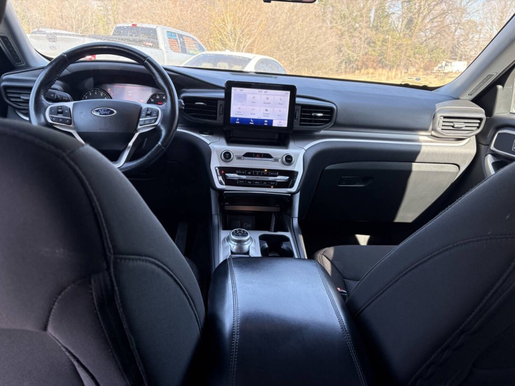 2022 Ford Explorer Image 22