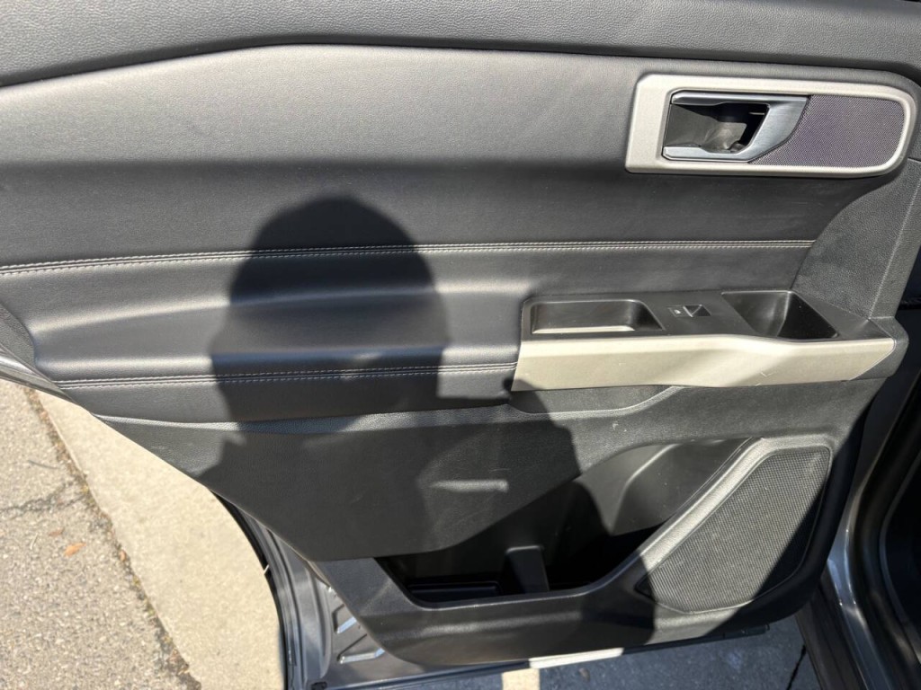 2022 Ford Explorer Image 23