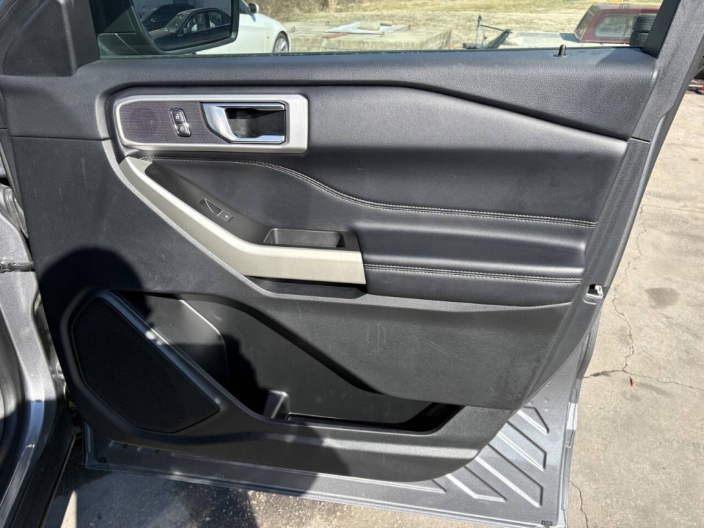2022 Ford Explorer Image 28