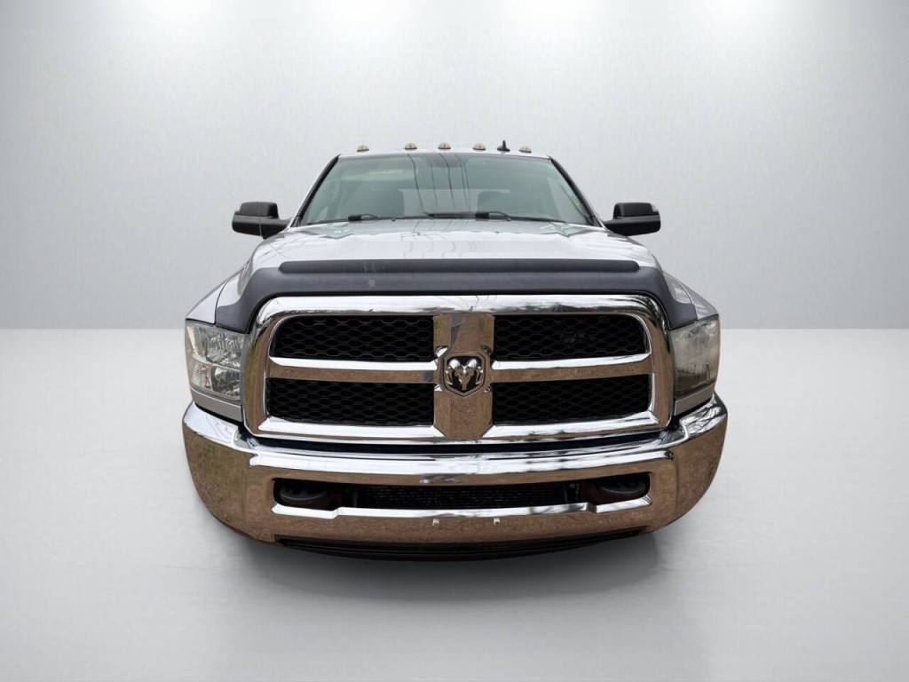 2016 RAM 3500 Image 2