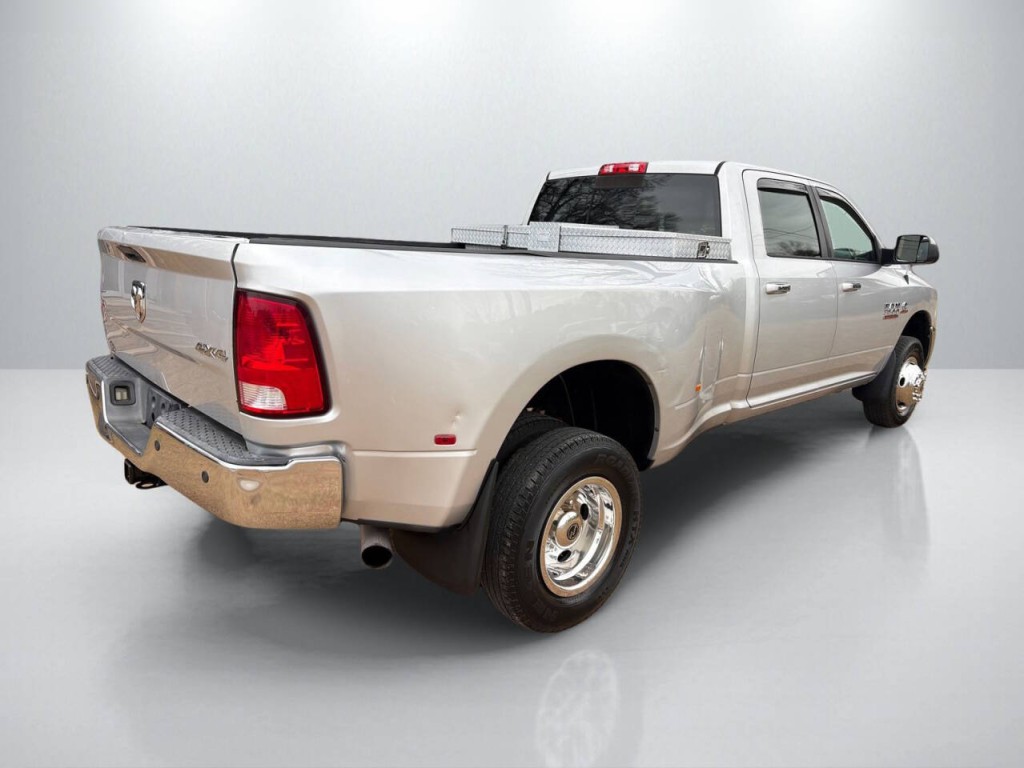 2016 RAM 3500 Image 7