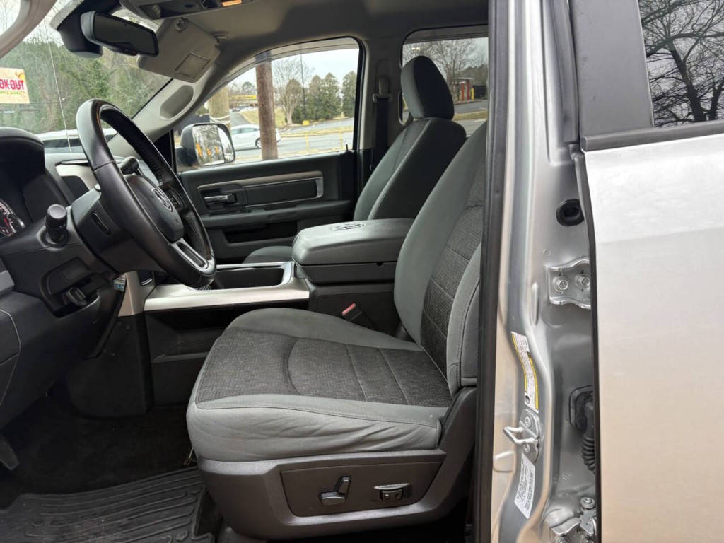 2016 RAM 3500 Image 10