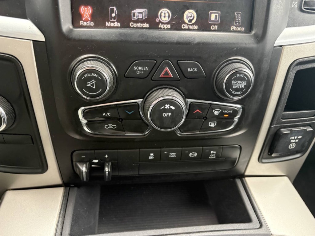 2016 RAM 3500 Image 18