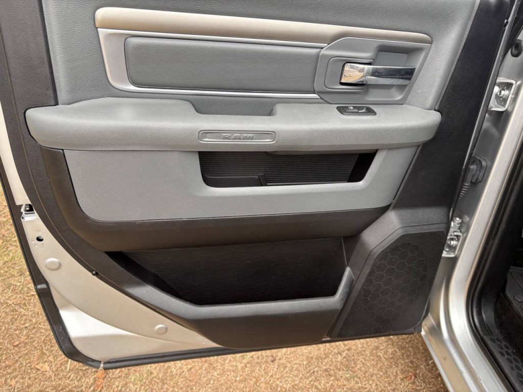 2016 RAM 3500 Image 20