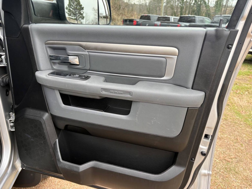 2016 RAM 3500 Image 23