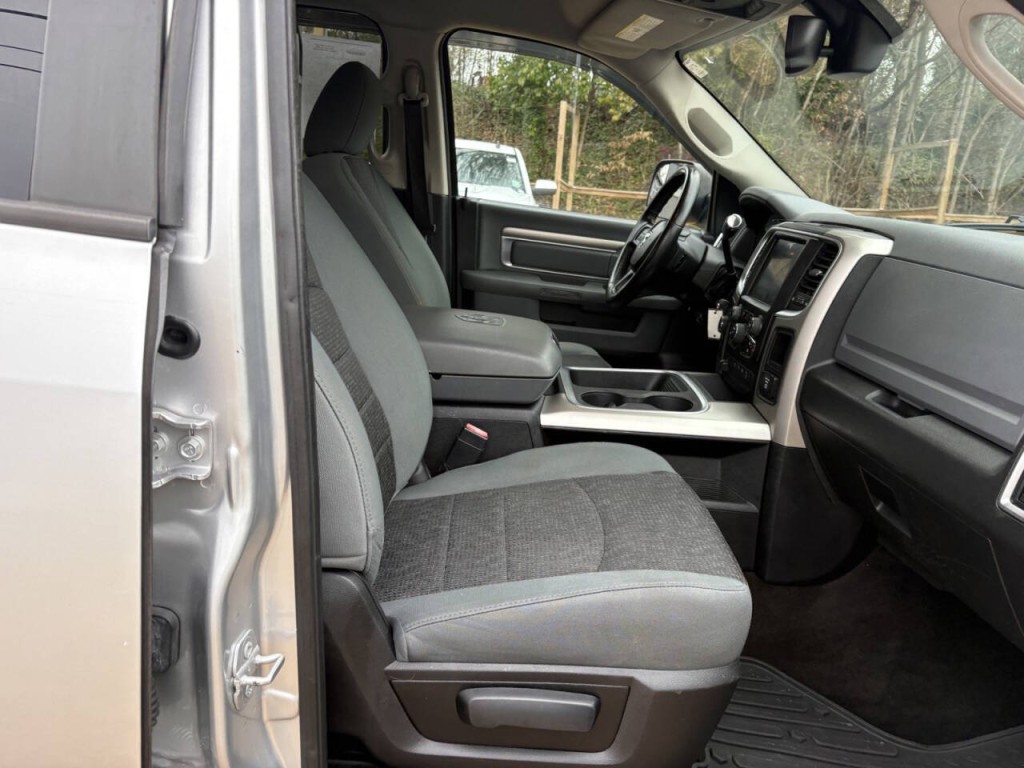 2016 RAM 3500 Image 24