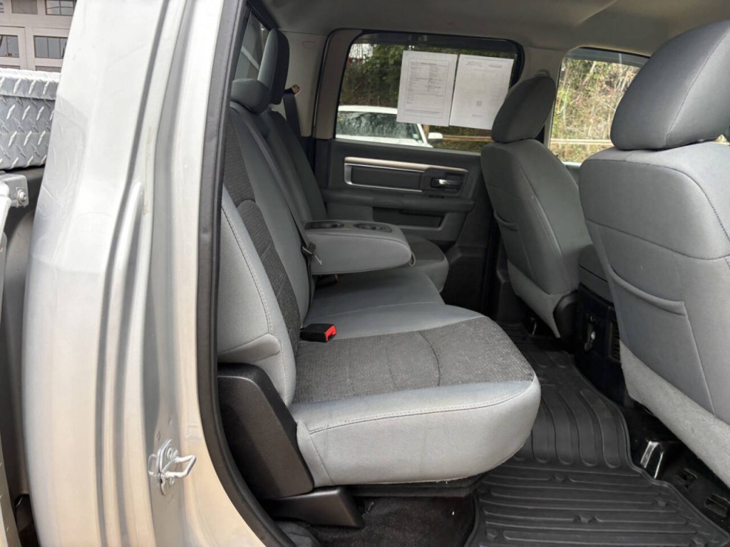 2016 RAM 3500 Image 27