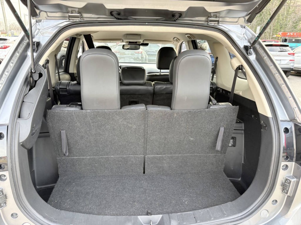 2020 Mitsubishi Outlander Image 25