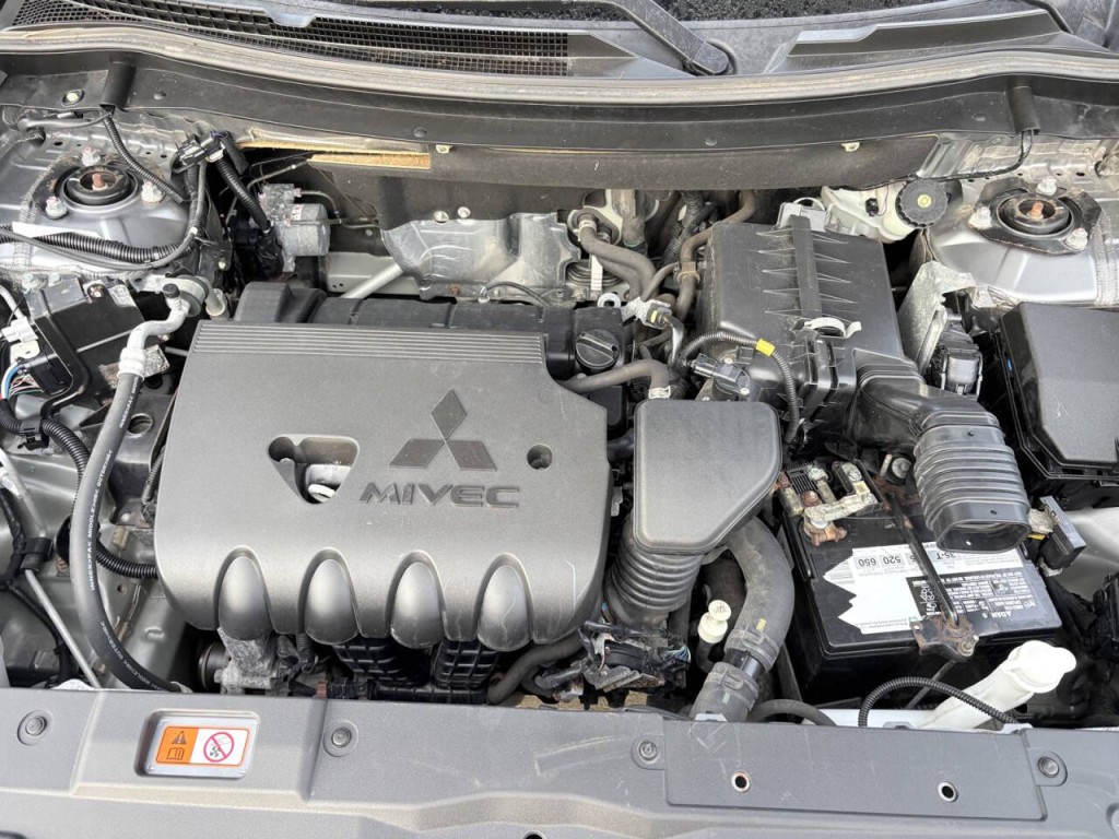 2020 Mitsubishi Outlander Image 33