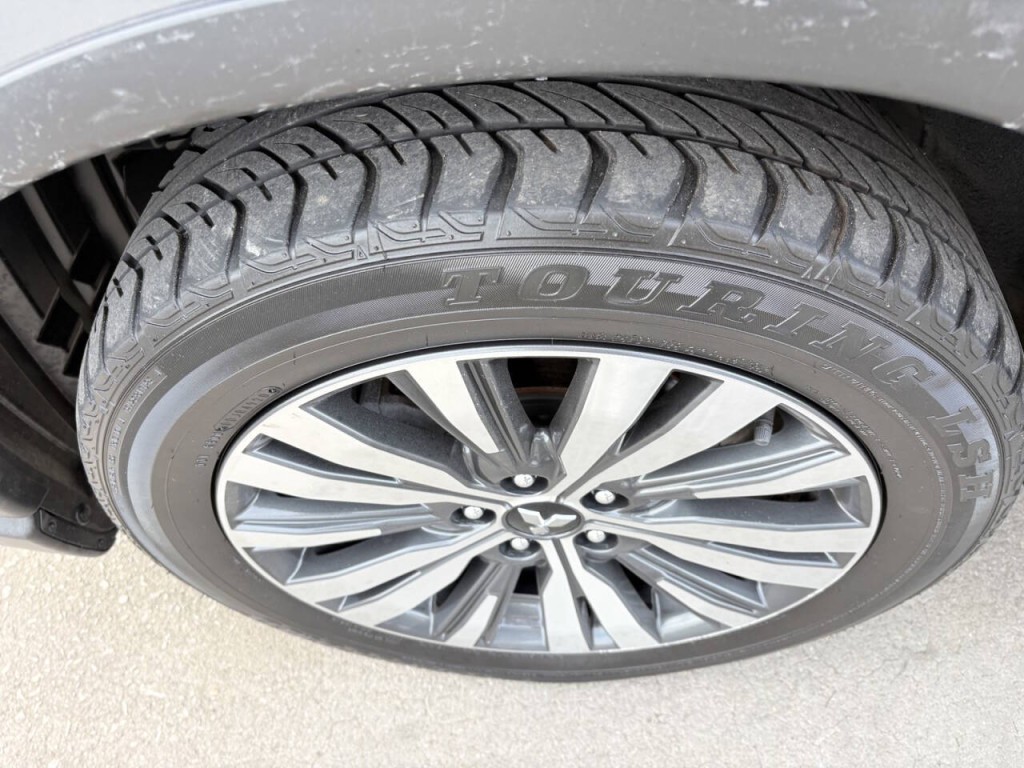 2020 Mitsubishi Outlander Image 37