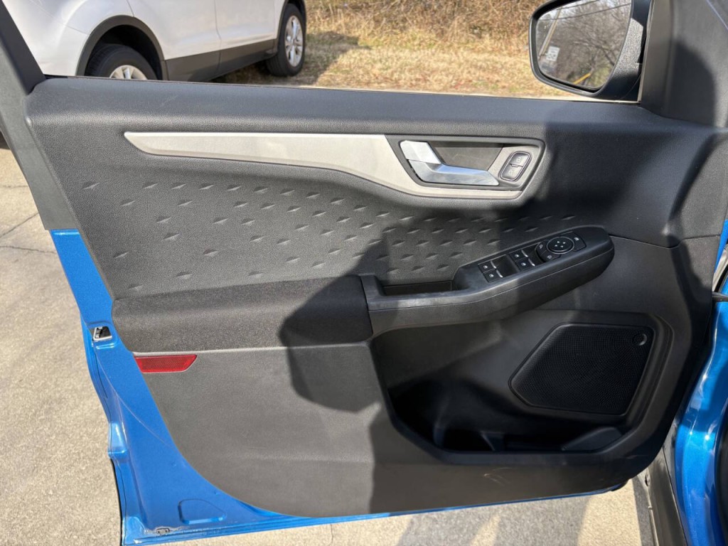 2020 Ford Escape Image 9