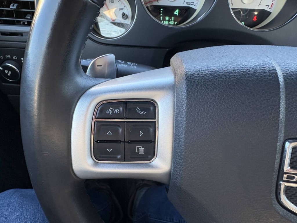 2014 Dodge Challenger Image 17