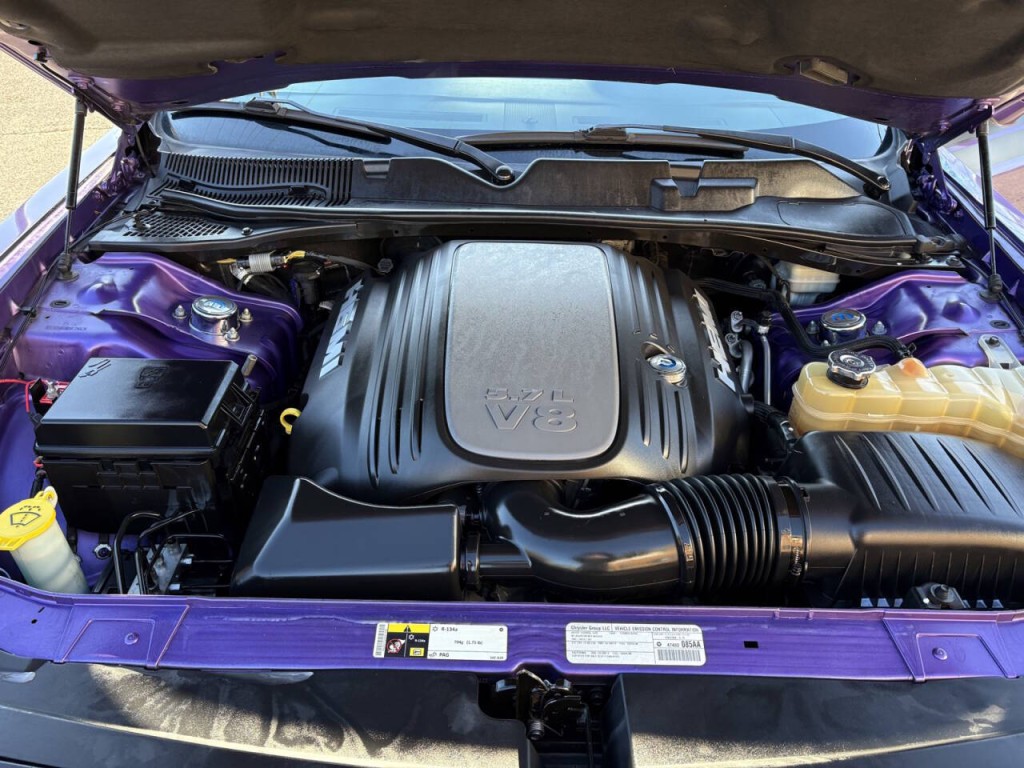 2014 Dodge Challenger Image 23