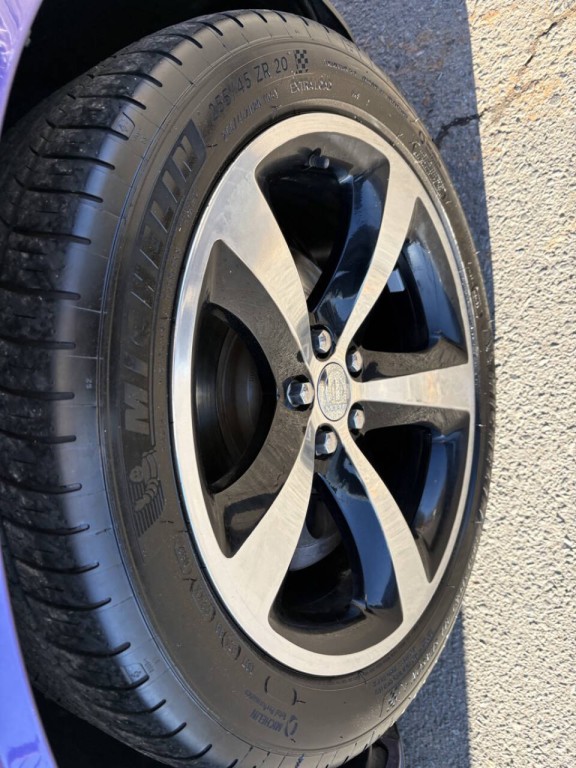 2014 Dodge Challenger Image 24