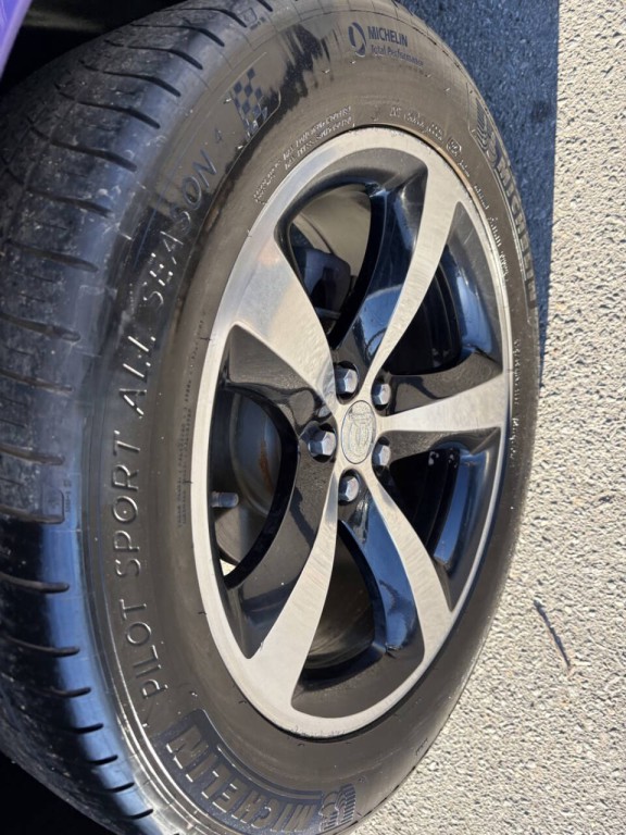 2014 Dodge Challenger Image 25