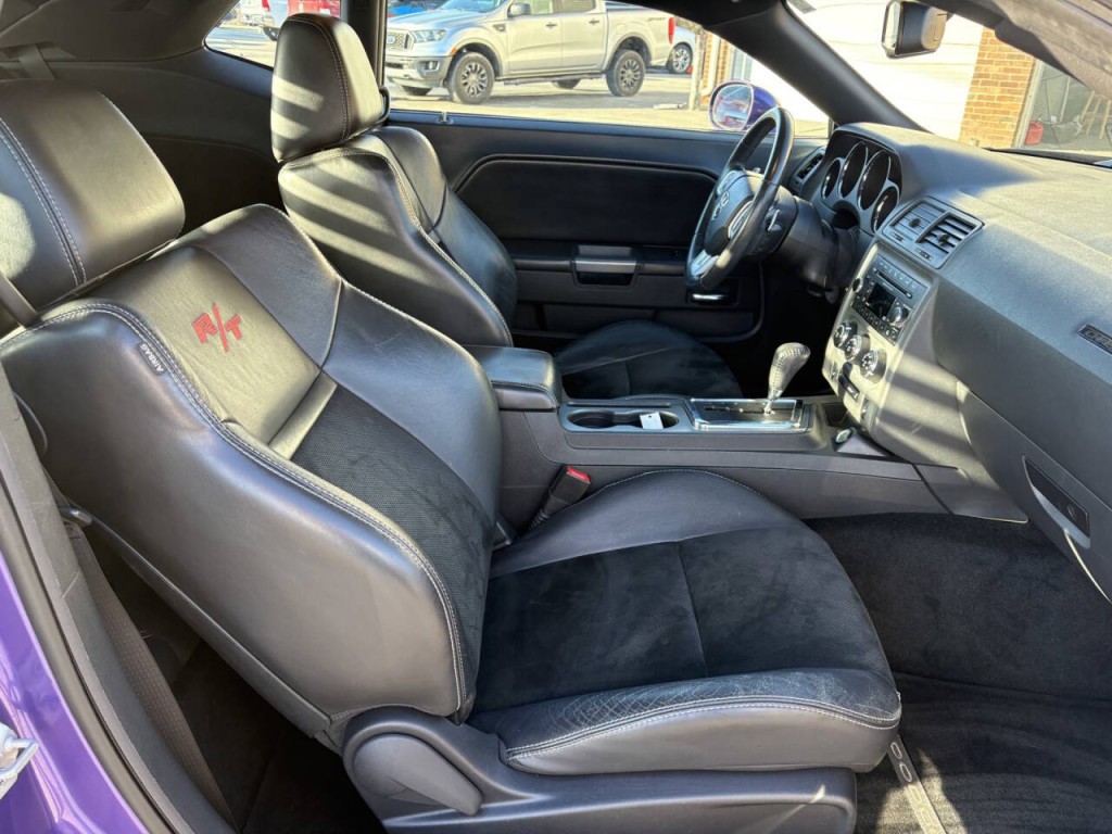 2014 Dodge Challenger Image 10