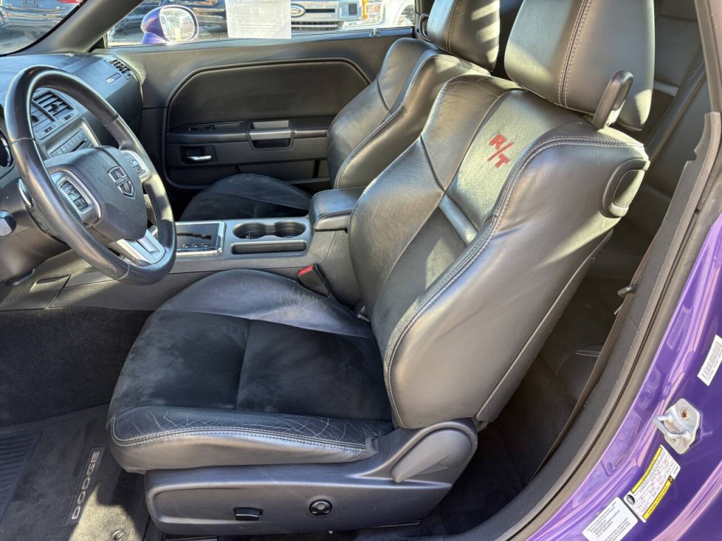 2014 Dodge Challenger Image 13