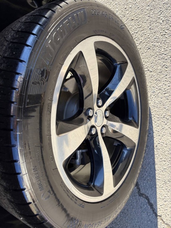 2014 Dodge Challenger Image 26