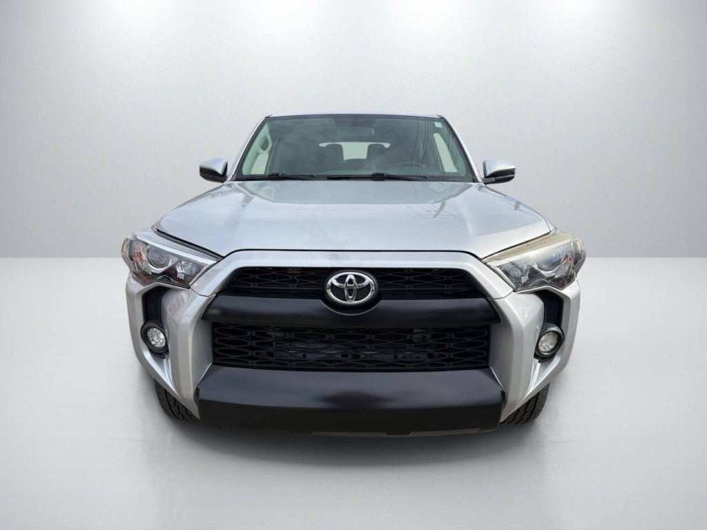 2016 Toyota 4Runner Image 2