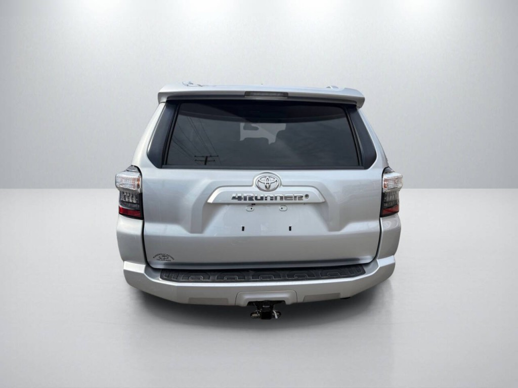 2016 Toyota 4Runner Image 6