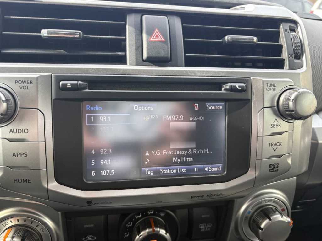 2016 Toyota 4Runner Image 16