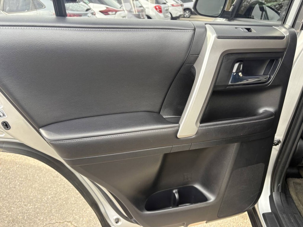 2016 Toyota 4Runner Image 22