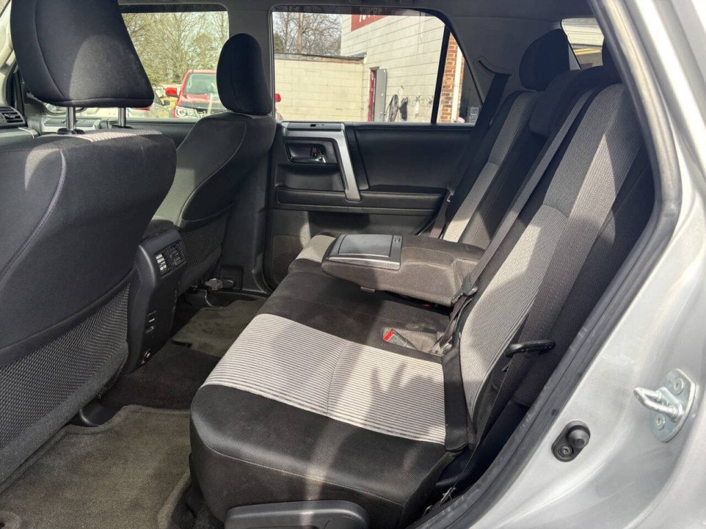 2016 Toyota 4Runner Image 23