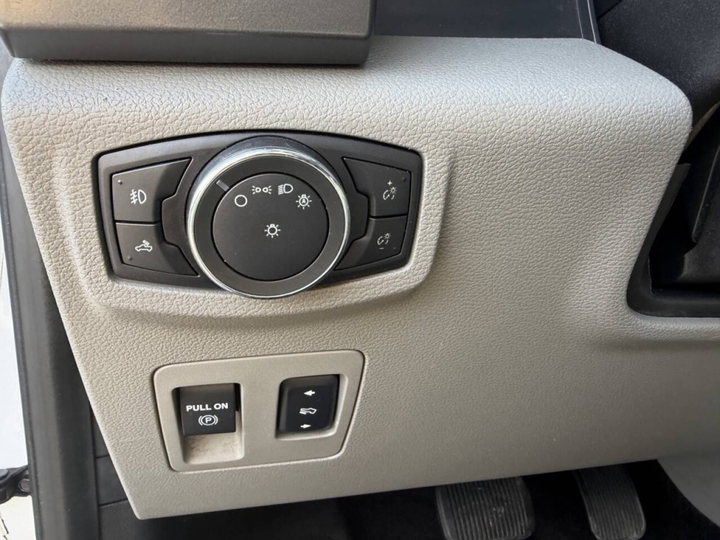 2017 Ford F-150 Image 16