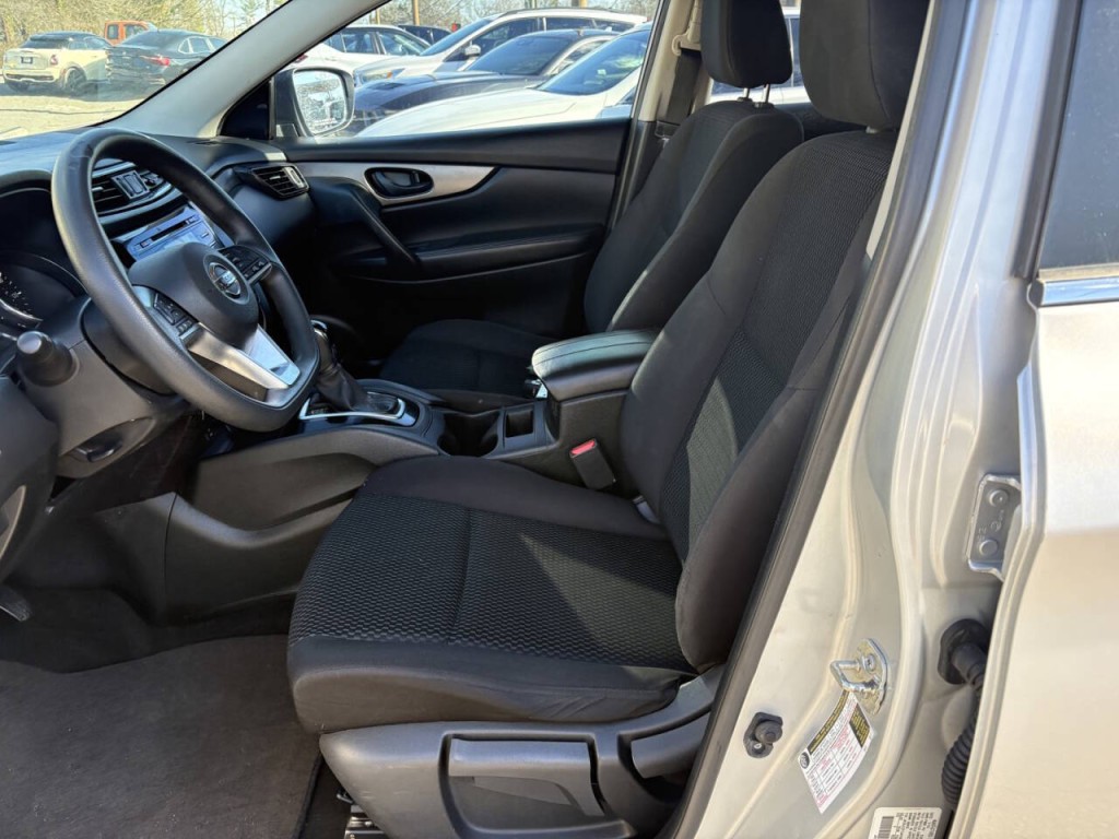 2018 Nissan Rogue Image 10