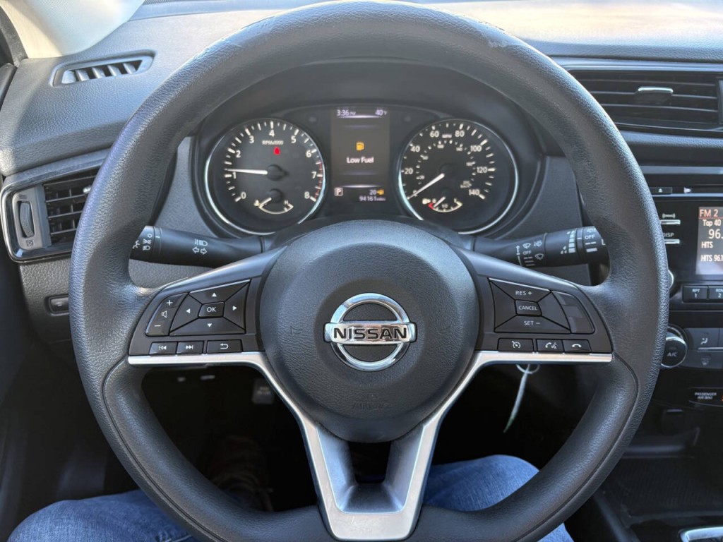 2018 Nissan Rogue Image 12