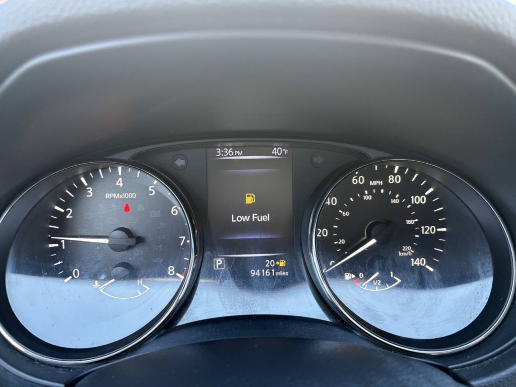 2018 Nissan Rogue Image 15