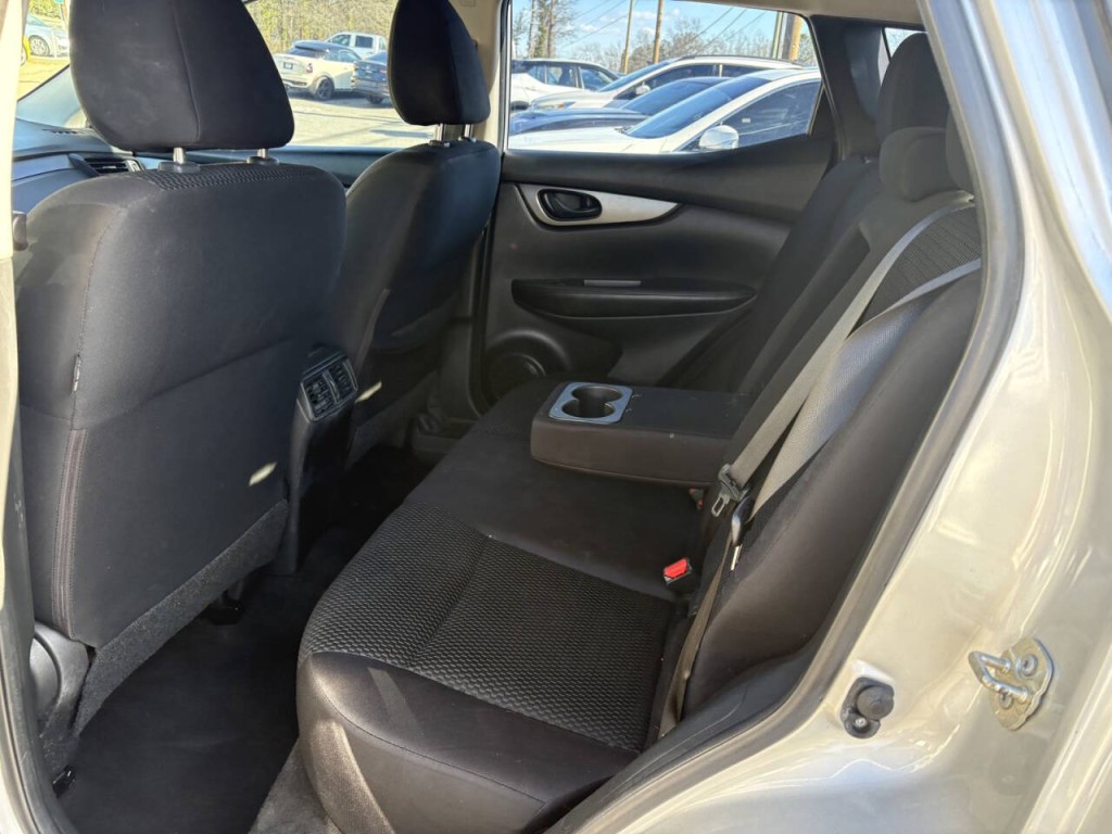 2018 Nissan Rogue Image 21