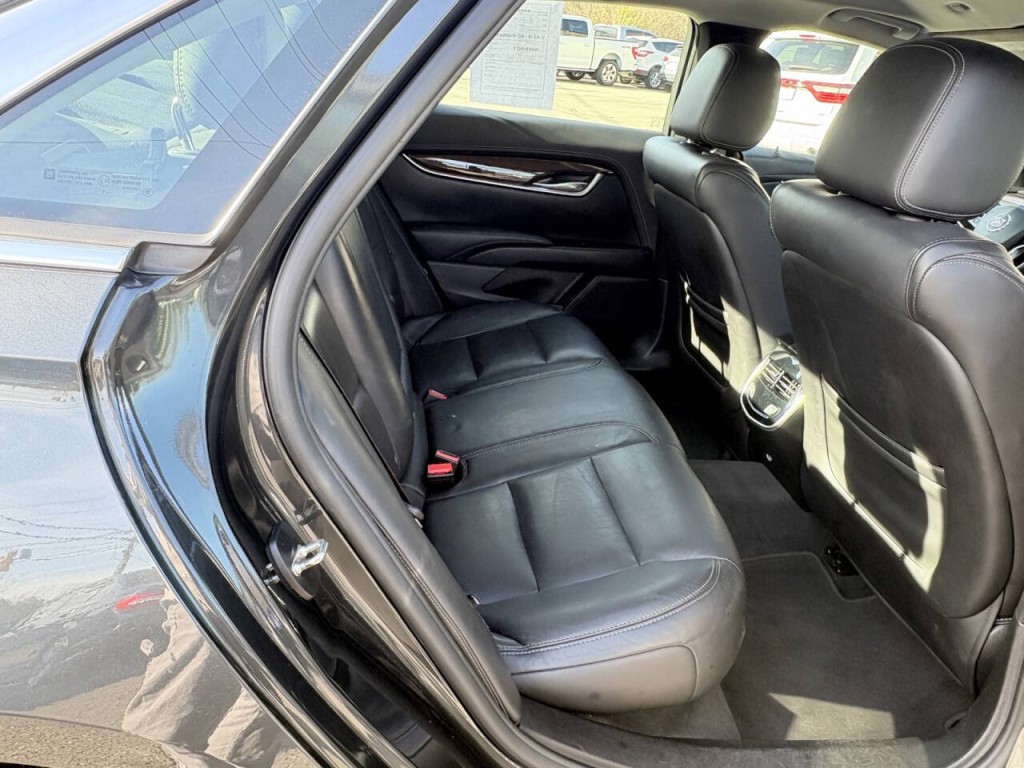 2015 Cadillac XTS Image 28