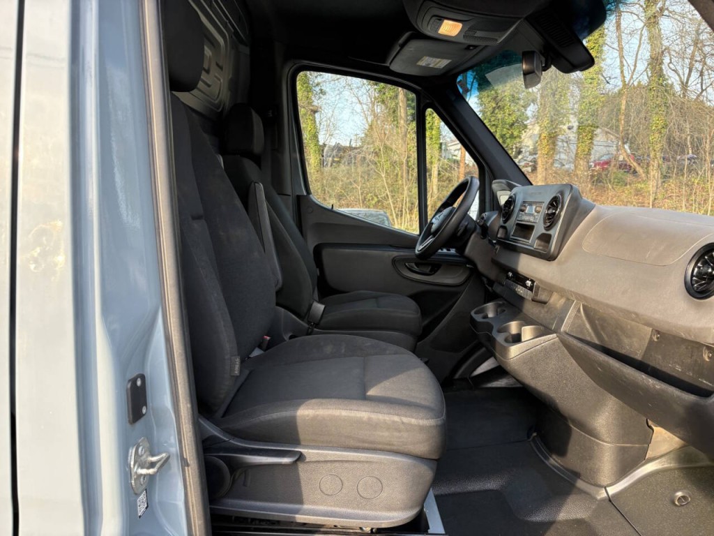 2019 Mercedes-Benz Sprinter Image 12