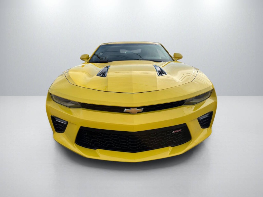 2017 Chevrolet Camaro Image 2