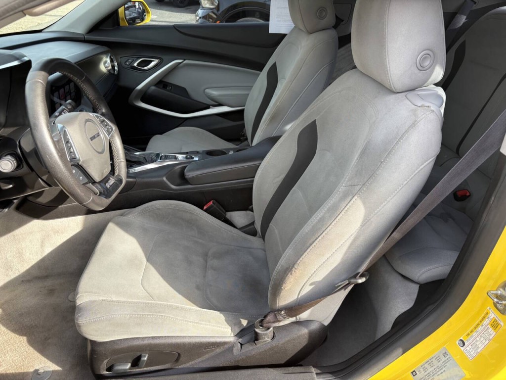 2017 Chevrolet Camaro Image 12