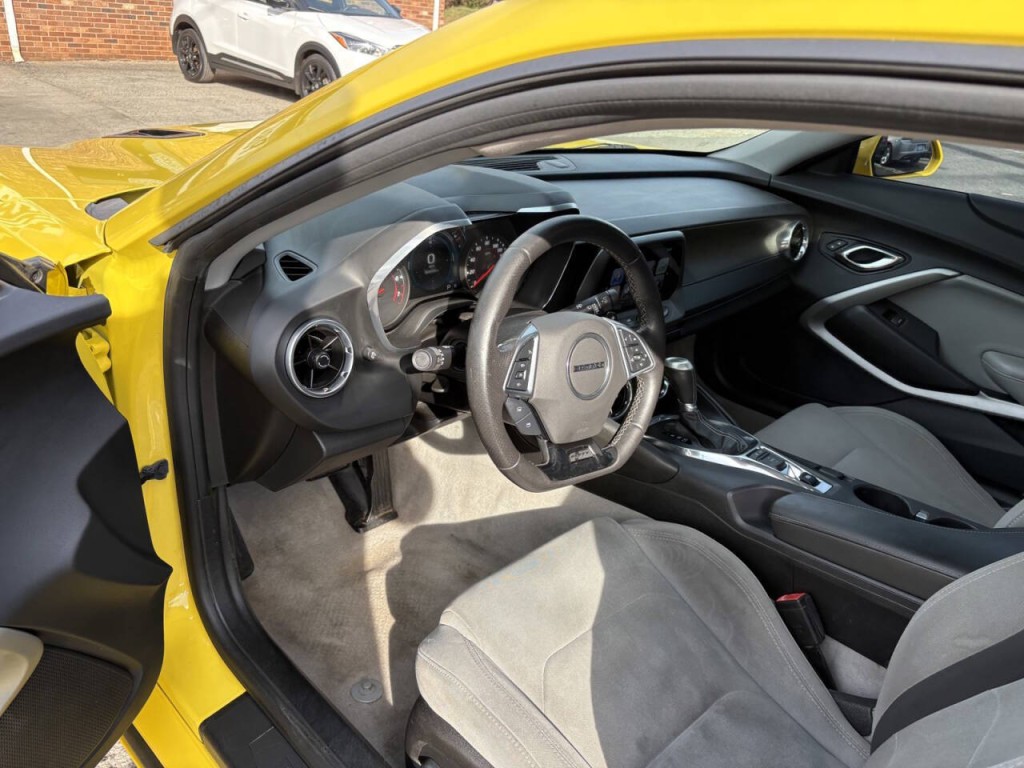 2017 Chevrolet Camaro Image 13