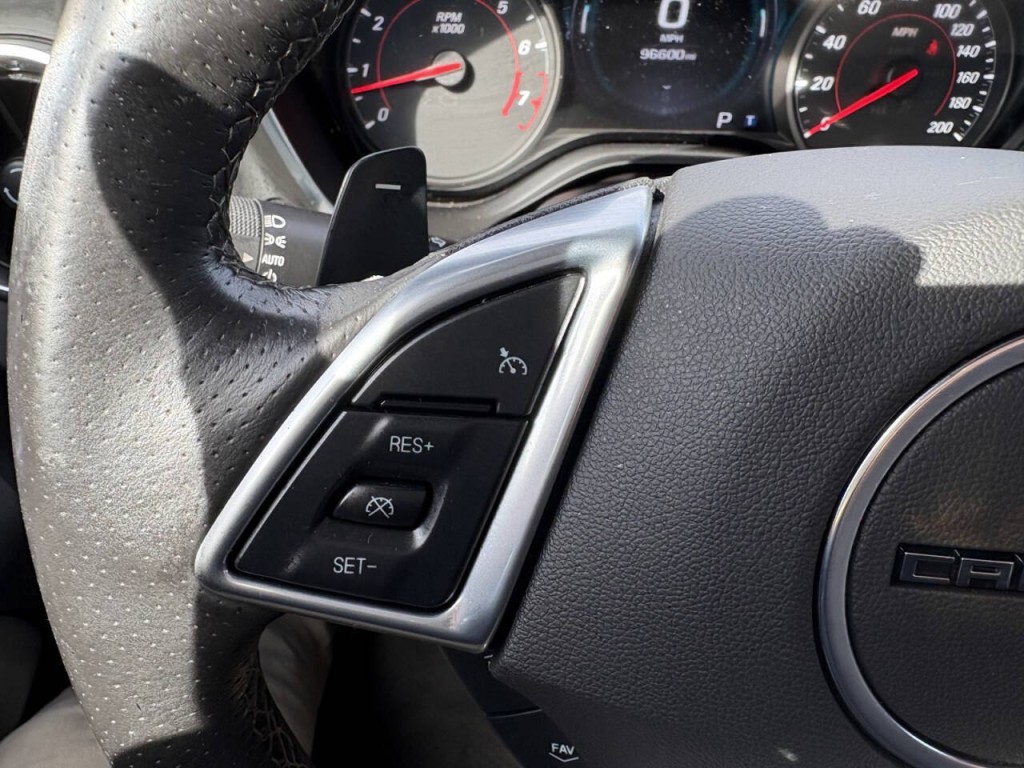 2017 Chevrolet Camaro Image 16