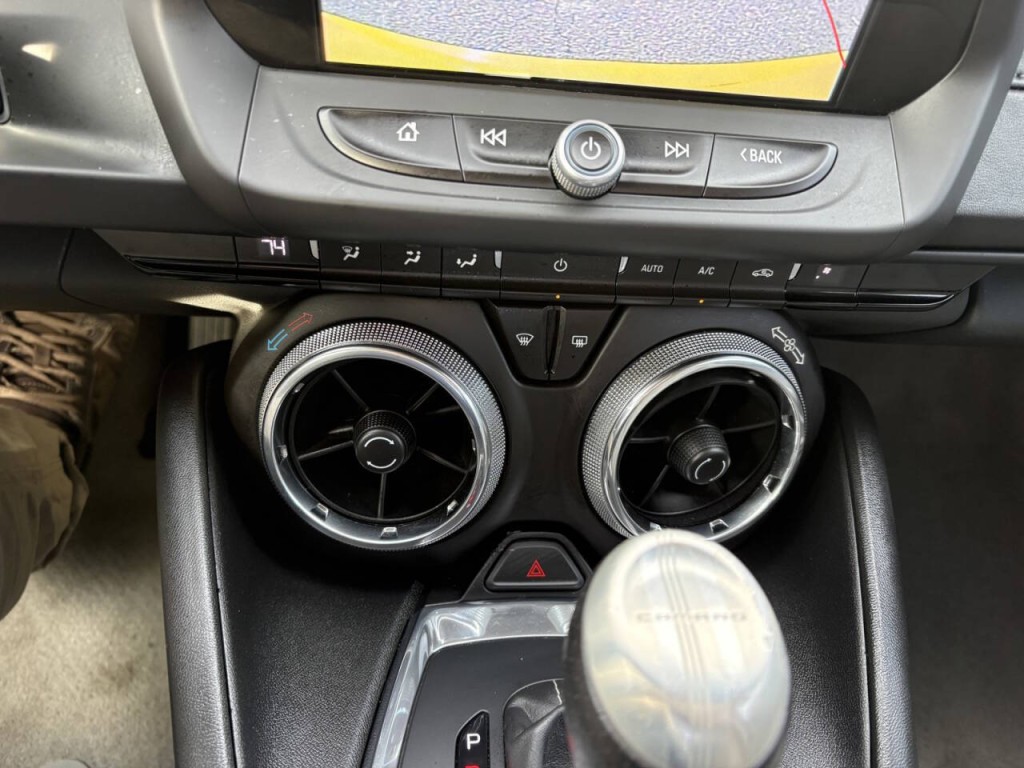 2017 Chevrolet Camaro Image 21