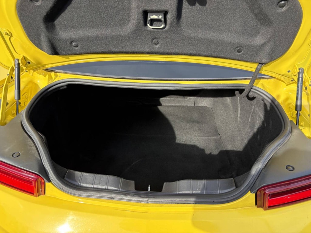 2017 Chevrolet Camaro Image 22