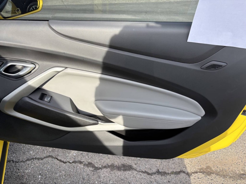 2017 Chevrolet Camaro Image 23