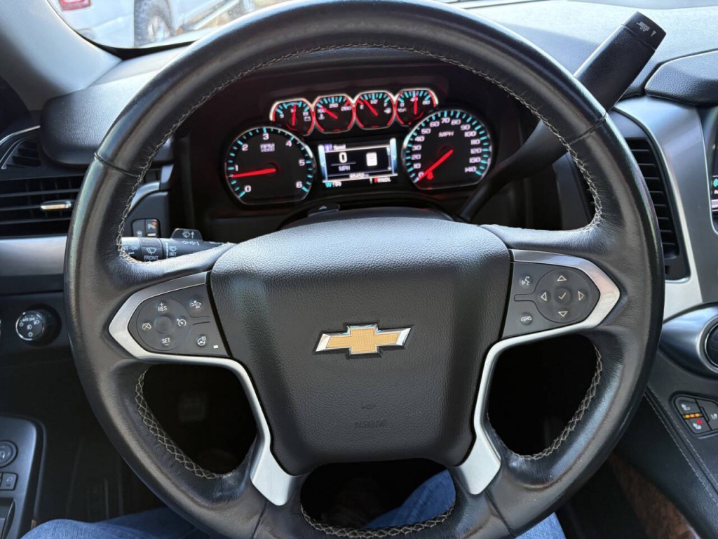 2020 Chevrolet Suburban Image 14