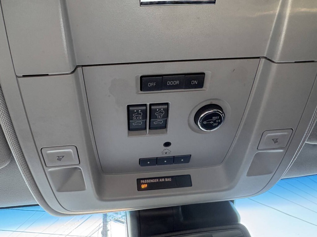 2020 Chevrolet Suburban Image 22